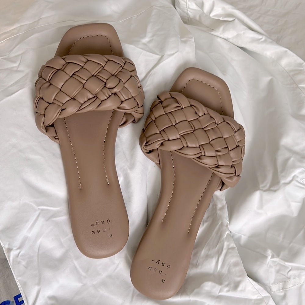 Knotted Slip on Sandals